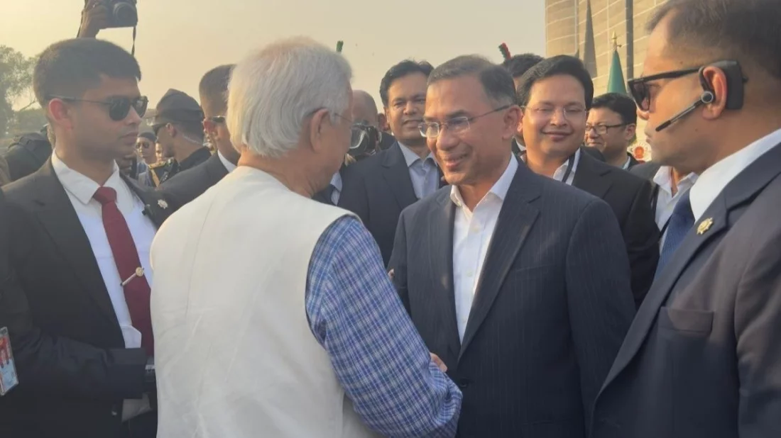 প্রধানমন্ত্রী তারেক রহমানের সঙ্গে ড. ইউনূসের শুভেচ্ছা বিনিময়